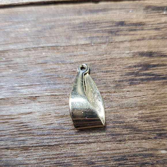 Ribbon Avant Garde Pendant Unique P303 - Picture 1 of 2